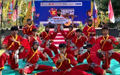SMA MUHAMMADIYAH 7 YOGYAKARTA TAMPIL MEMUKAU PADA ACARA ASEAN SPORT DAY